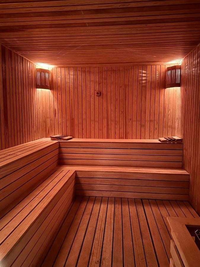 Royal Kate Spa Included, 32Nd Floor Skopje Esterno foto